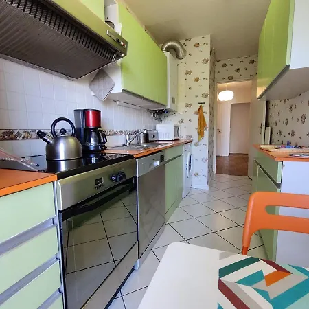 Spacious Near The Sea Apartment